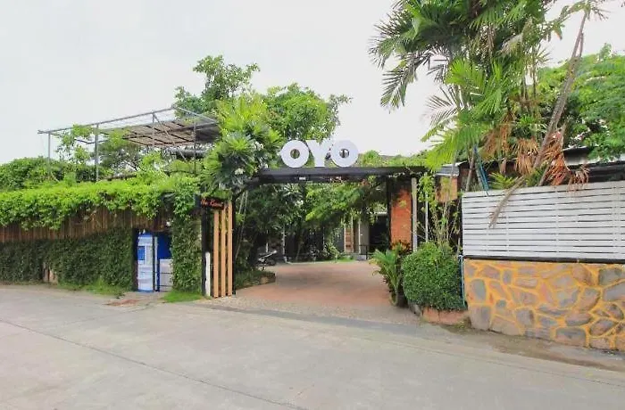 Oyo 271 The Romklao Resort Bangkok