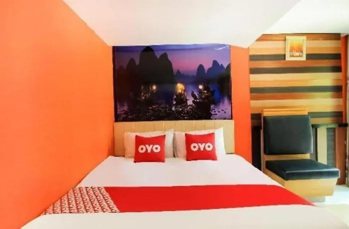 Oyo 271 The Romklao 2*